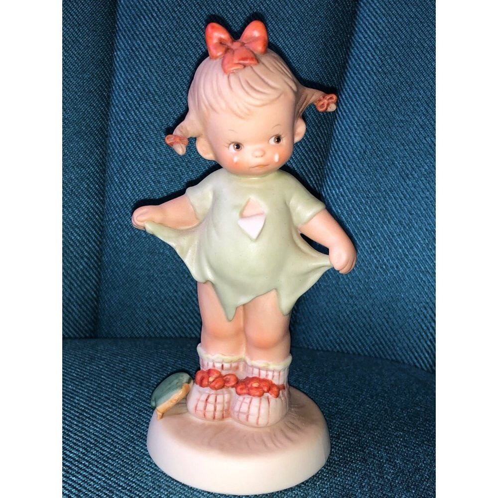 1987 Lucie Attwell Ltd. # 114480 Memories‎ of Yesterday "Mommy I Teared It" NEW